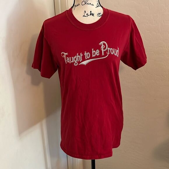 Y2K Taught To Be Proud Red Graphic Shirt Music Band Jam Band San Francisco - Picture 1 of 9